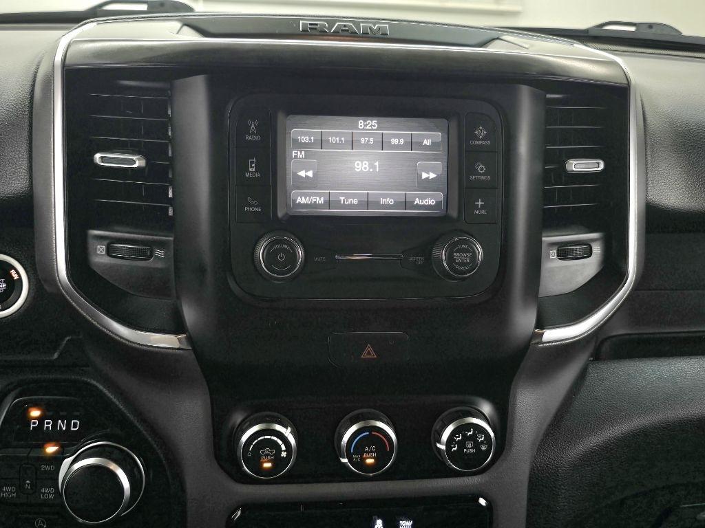RAM 1500 Lone Star 4x4 Crew Cab 5'7" Box 2024