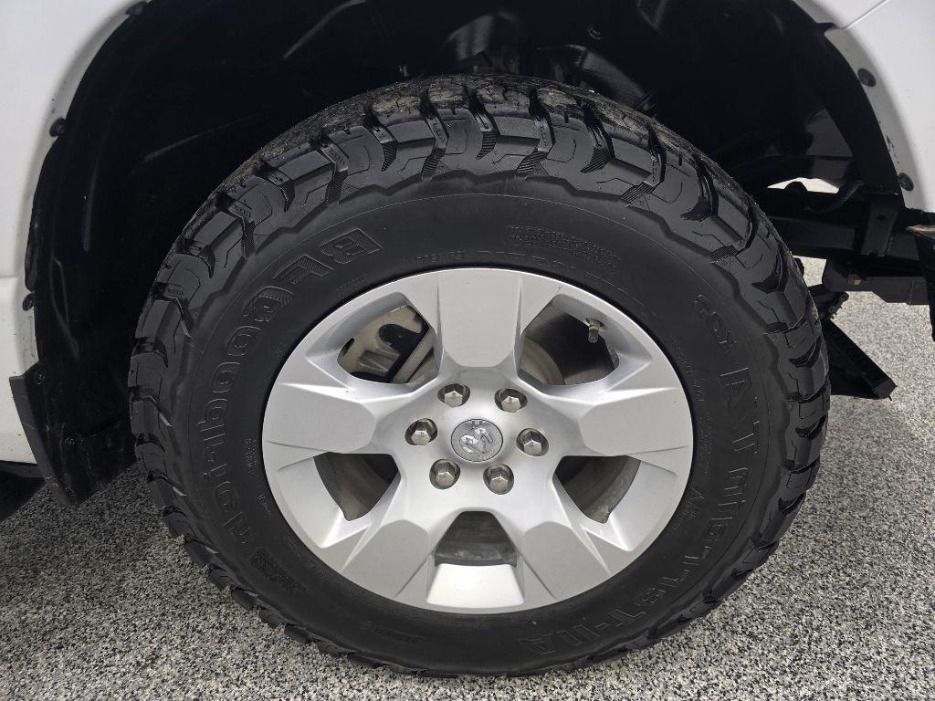 RAM 1500 Lone Star 4x4 Crew Cab 5'7" Box 2024