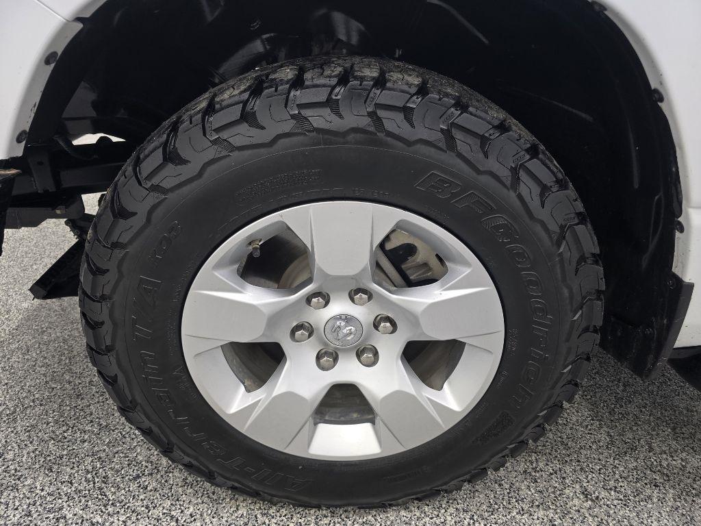 RAM 1500 Lone Star 4x4 Crew Cab 5'7" Box 2024