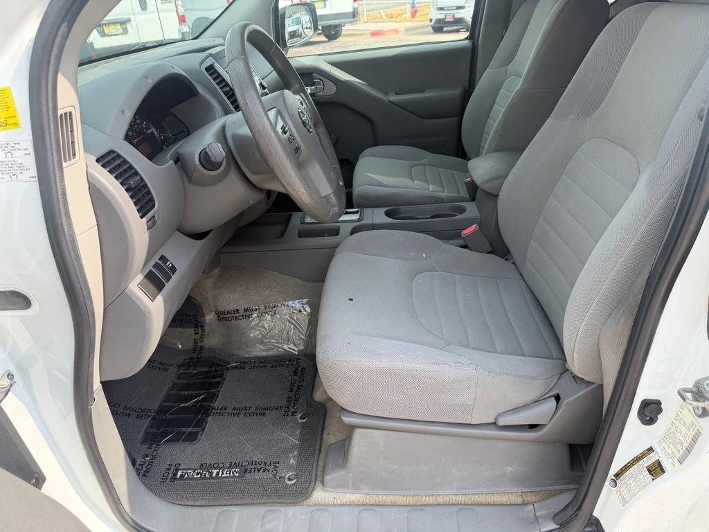 Nissan Frontier SV King Cab I4 5MT 2WD 2017
