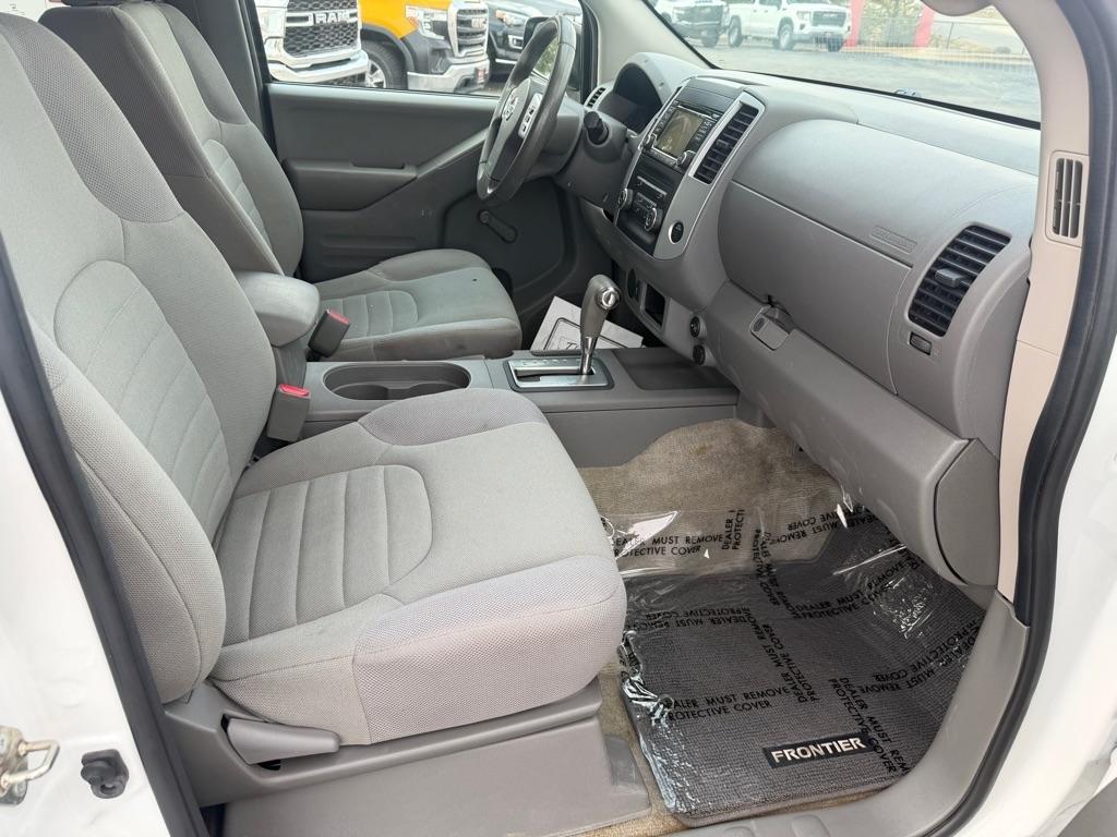 Nissan Frontier SV King Cab I4 5MT 2WD 2017