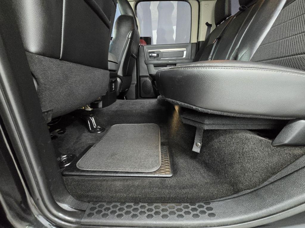 RAM 1500 Lone Star Silver 4x4 Crew Cab 5'7" Box 2018