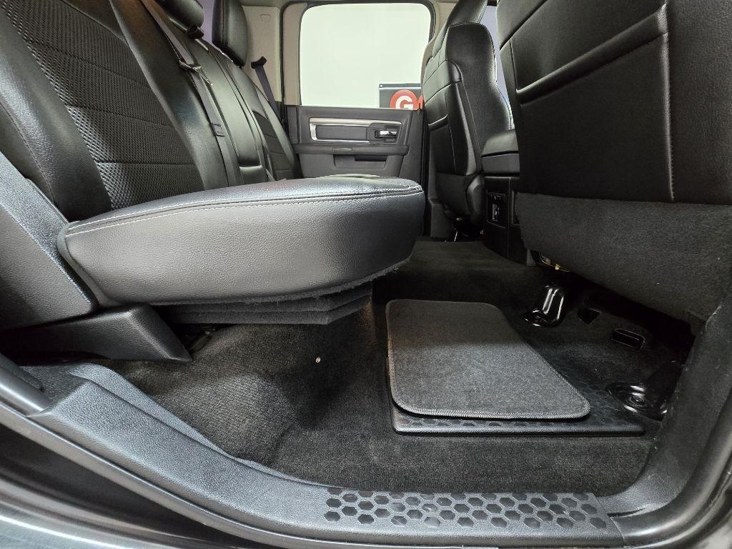 RAM 1500 Lone Star Silver 4x4 Crew Cab 5'7" Box 2018