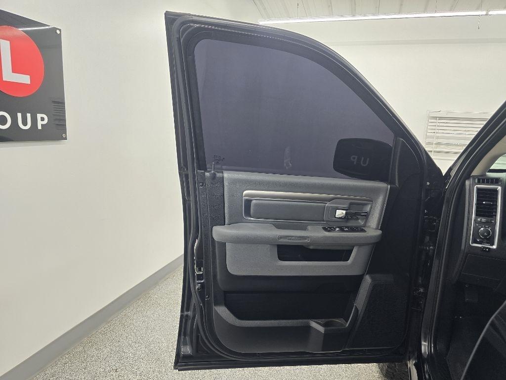RAM 1500 Lone Star Silver 4x4 Crew Cab 5'7" Box 2018