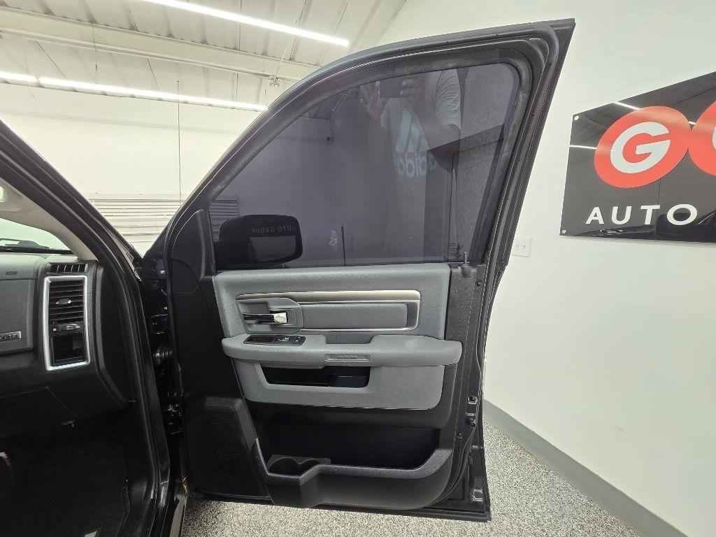 RAM 1500 Lone Star Silver 4x4 Crew Cab 5'7" Box 2018
