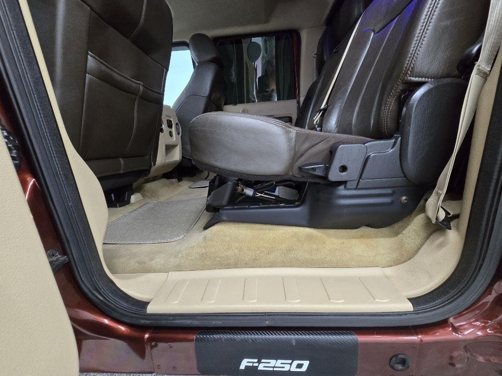 Ford F-250 SD Lariat Crew Cab 4WD 2015