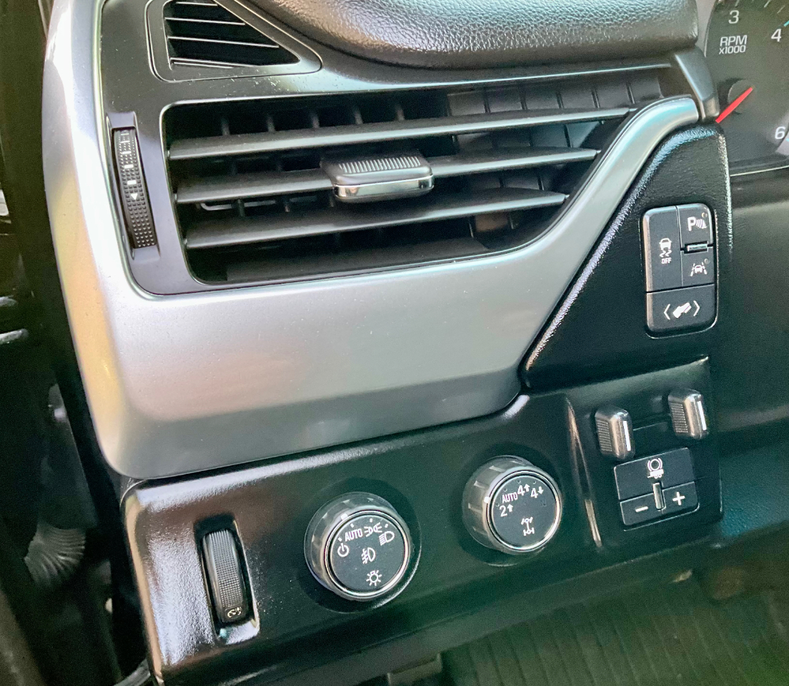 Chevrolet Suburban 4WD 4dr 1500 Premier 2018