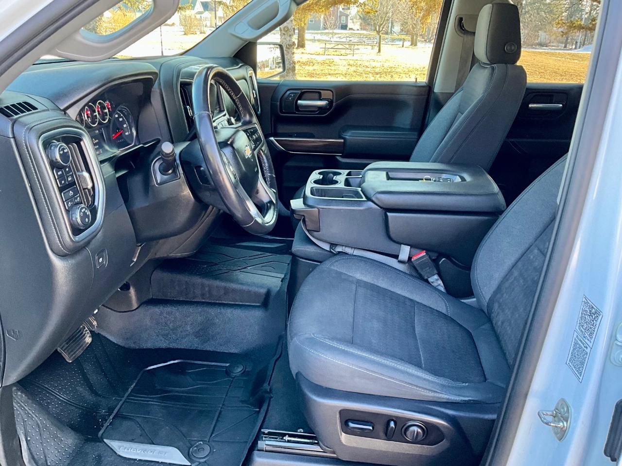 Chevrolet Silverado 1500 LT Crew Cab 4WD 2021