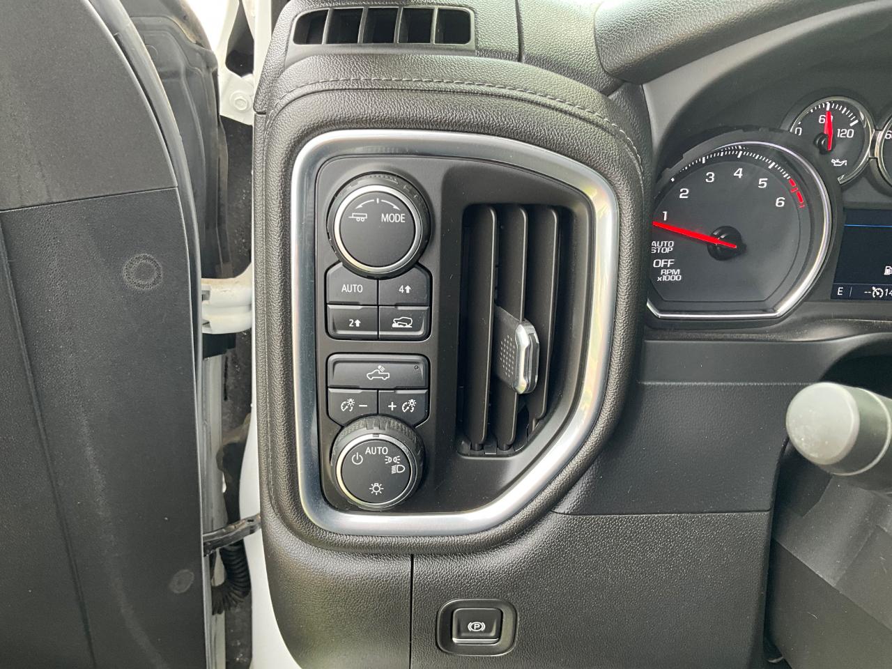 Chevrolet Silverado 1500 LT Crew Cab 4WD 2021