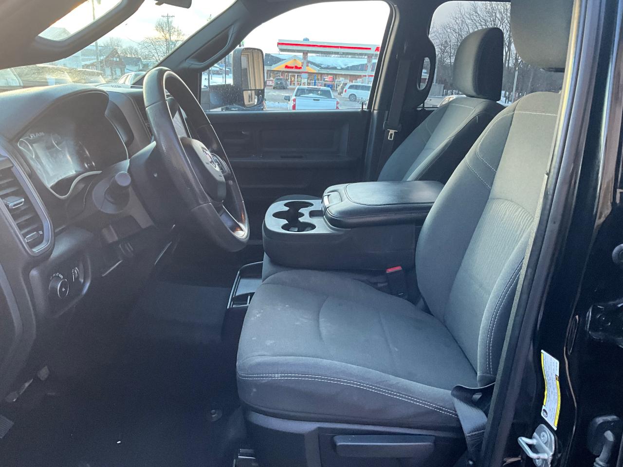 RAM 2500 Tradesman Crew Cab SWB 4WD 2022