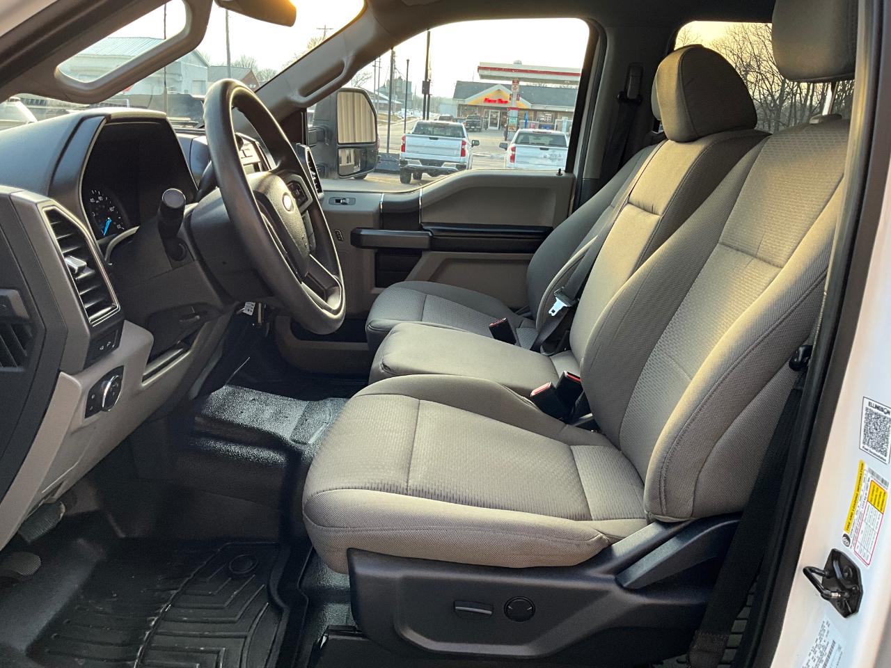 Ford F-350 SD XLT Crew Cab Short Bed 4WD 2022