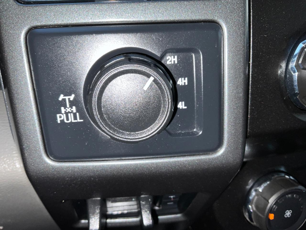 Ford F-350 SD XLT Crew Cab Short Bed 4WD 2022