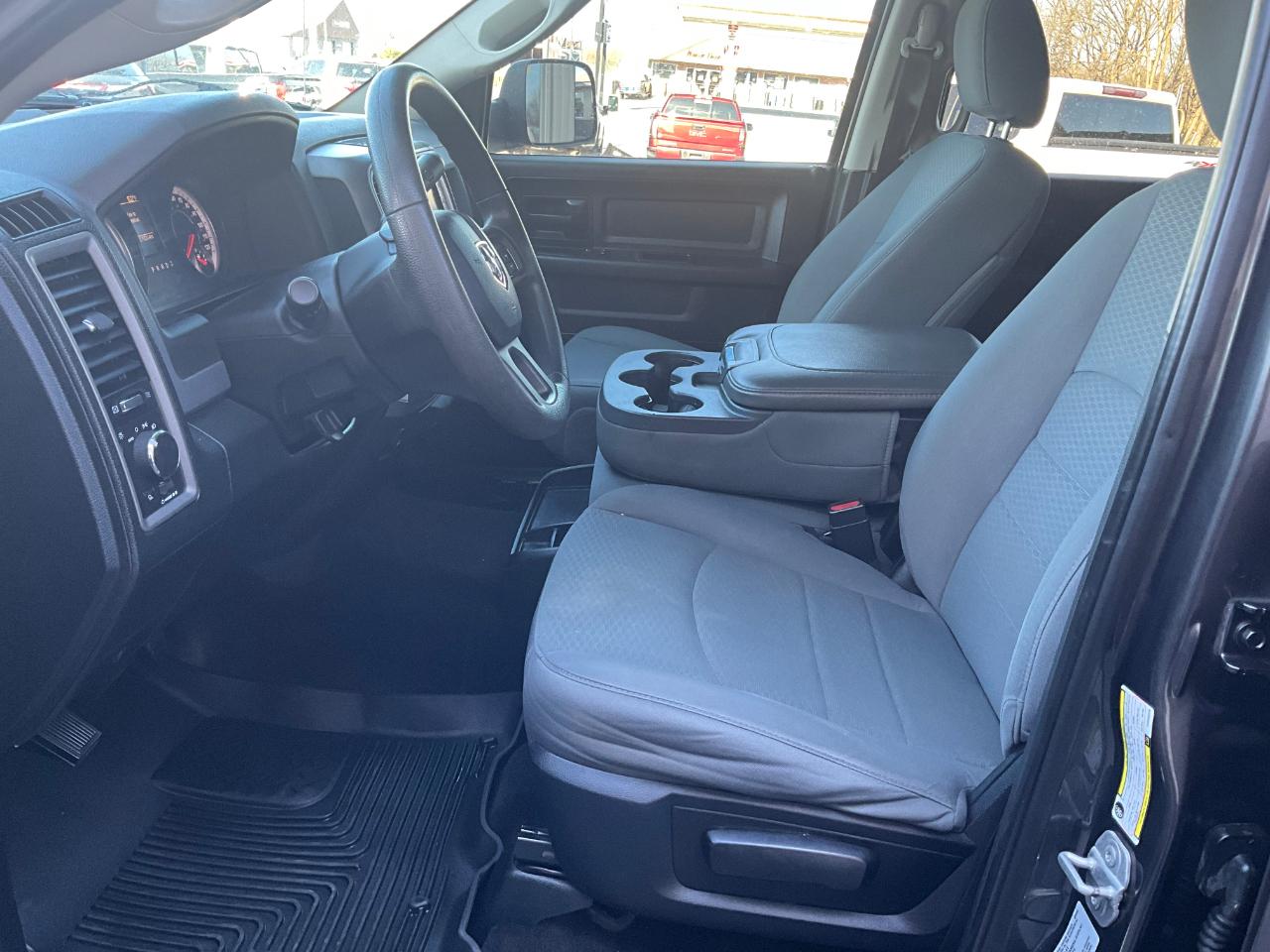 RAM 2500 Tradesman Crew Cab SWB 4WD 2015