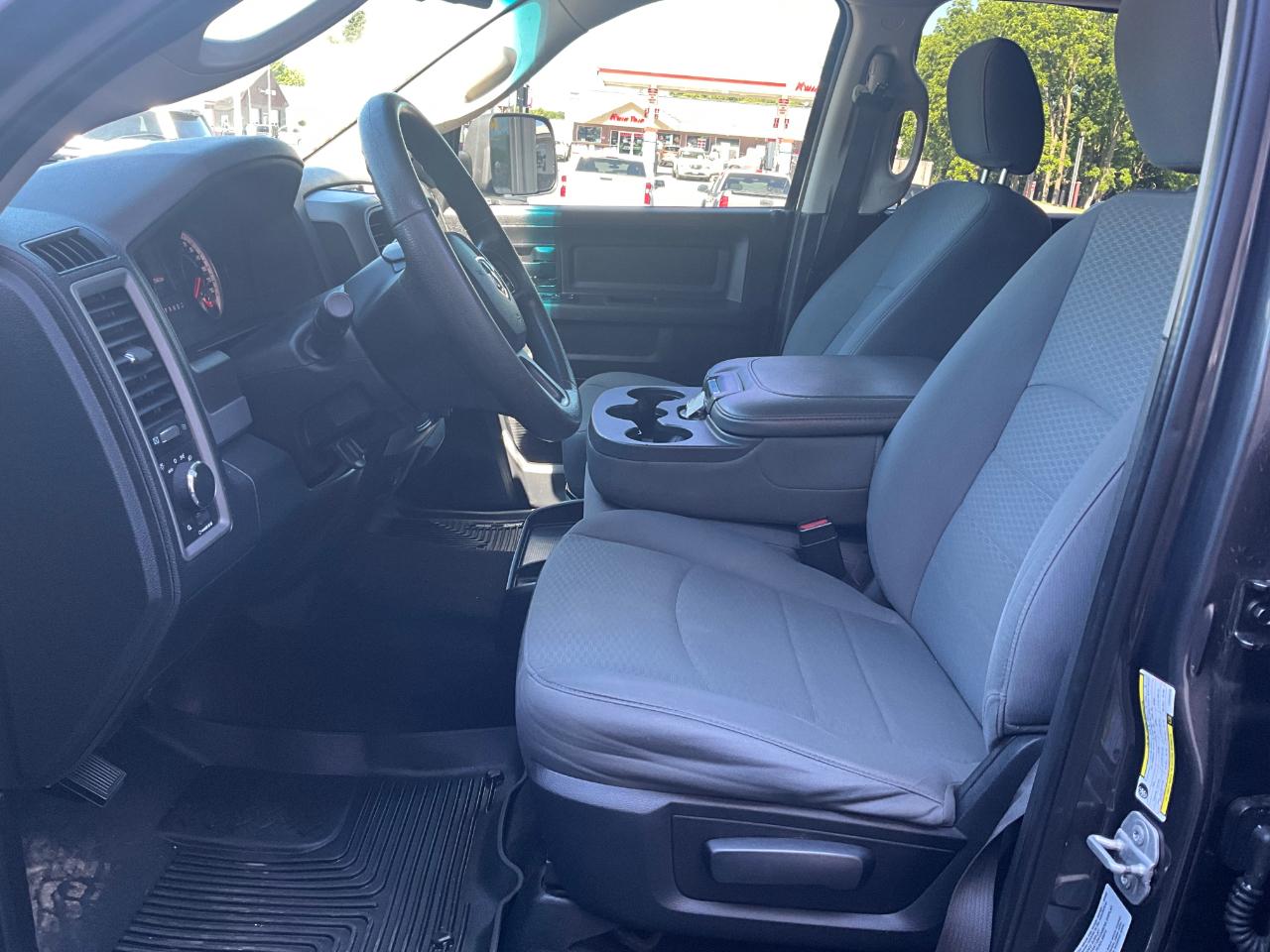 RAM 2500 Tradesman Crew Cab SWB 4WD 2015