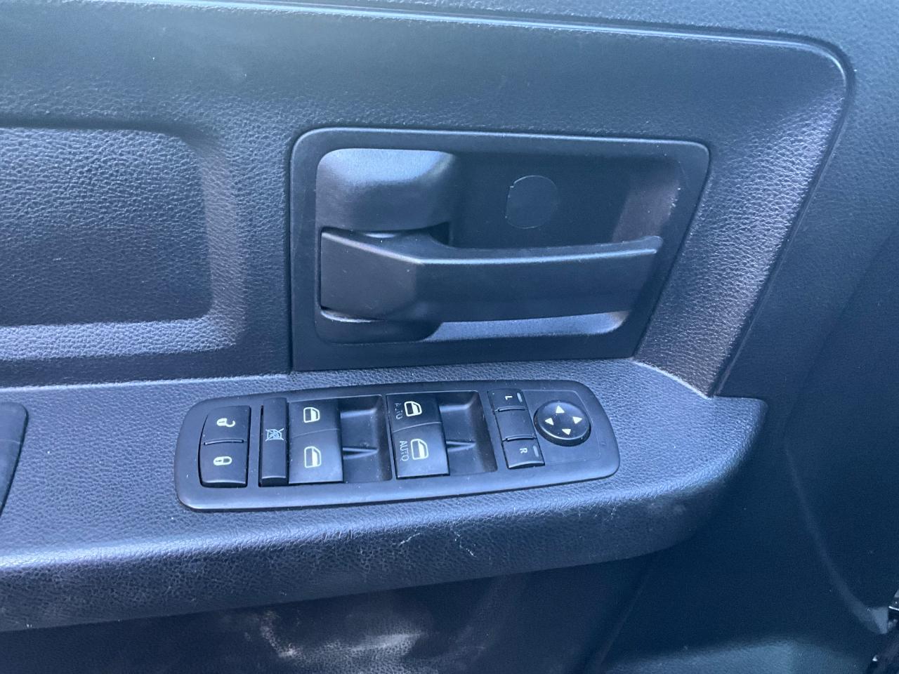 RAM 2500 Tradesman Crew Cab SWB 4WD 2015