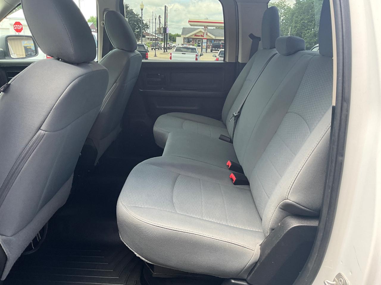 RAM 1500 Tradesman Crew Cab SWB 4WD 2017