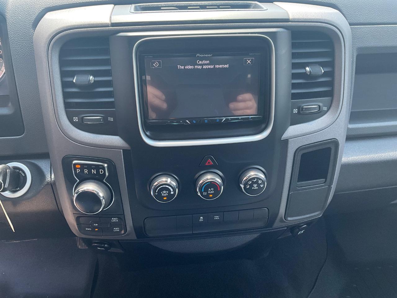 RAM 1500 Tradesman Crew Cab SWB 4WD 2017