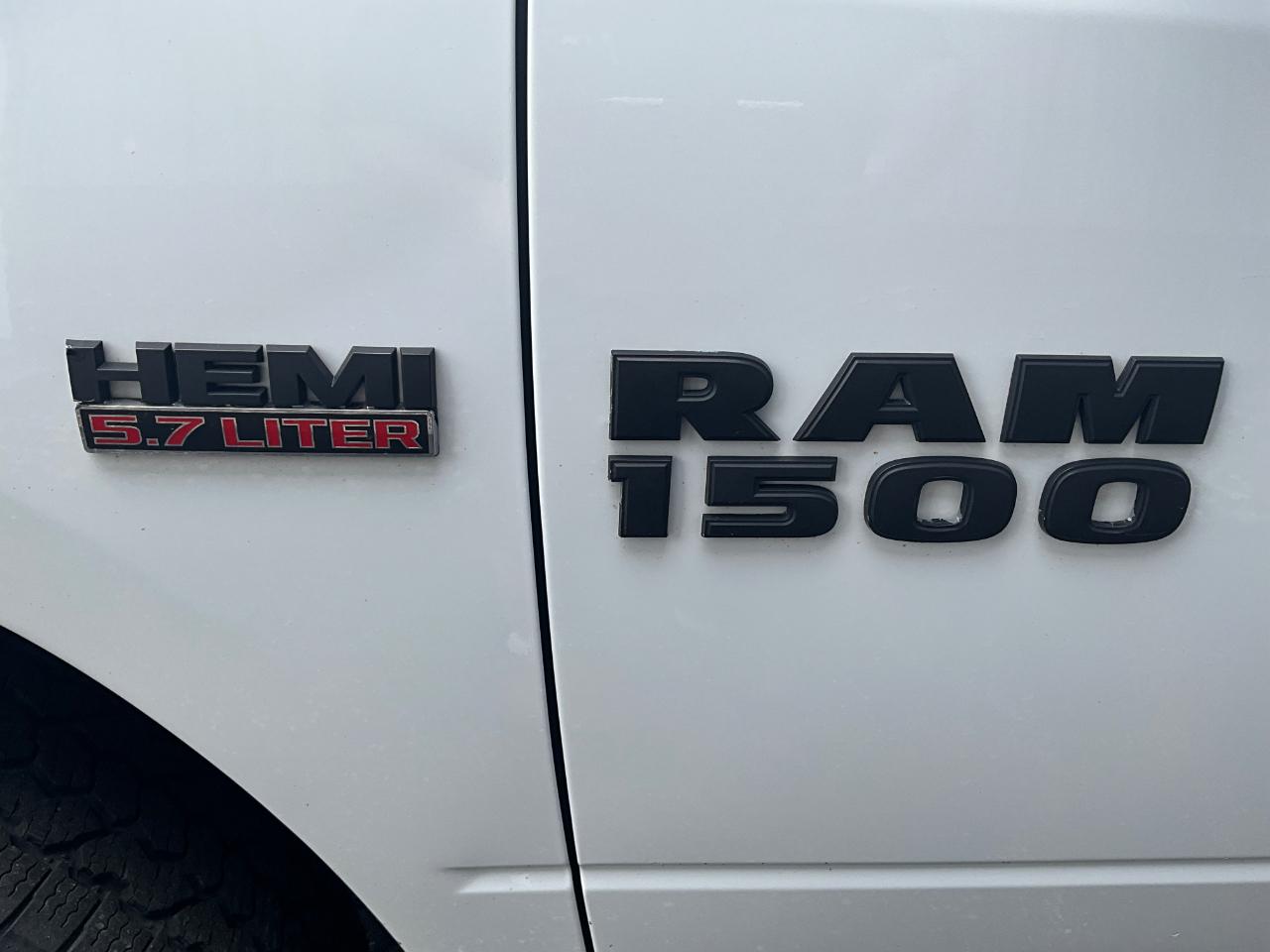 RAM 1500 Tradesman Crew Cab SWB 4WD 2017
