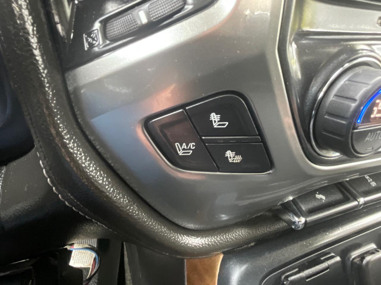 Chevrolet Silverado 1500 LTZ Crew Cab 4WD SWB 2015