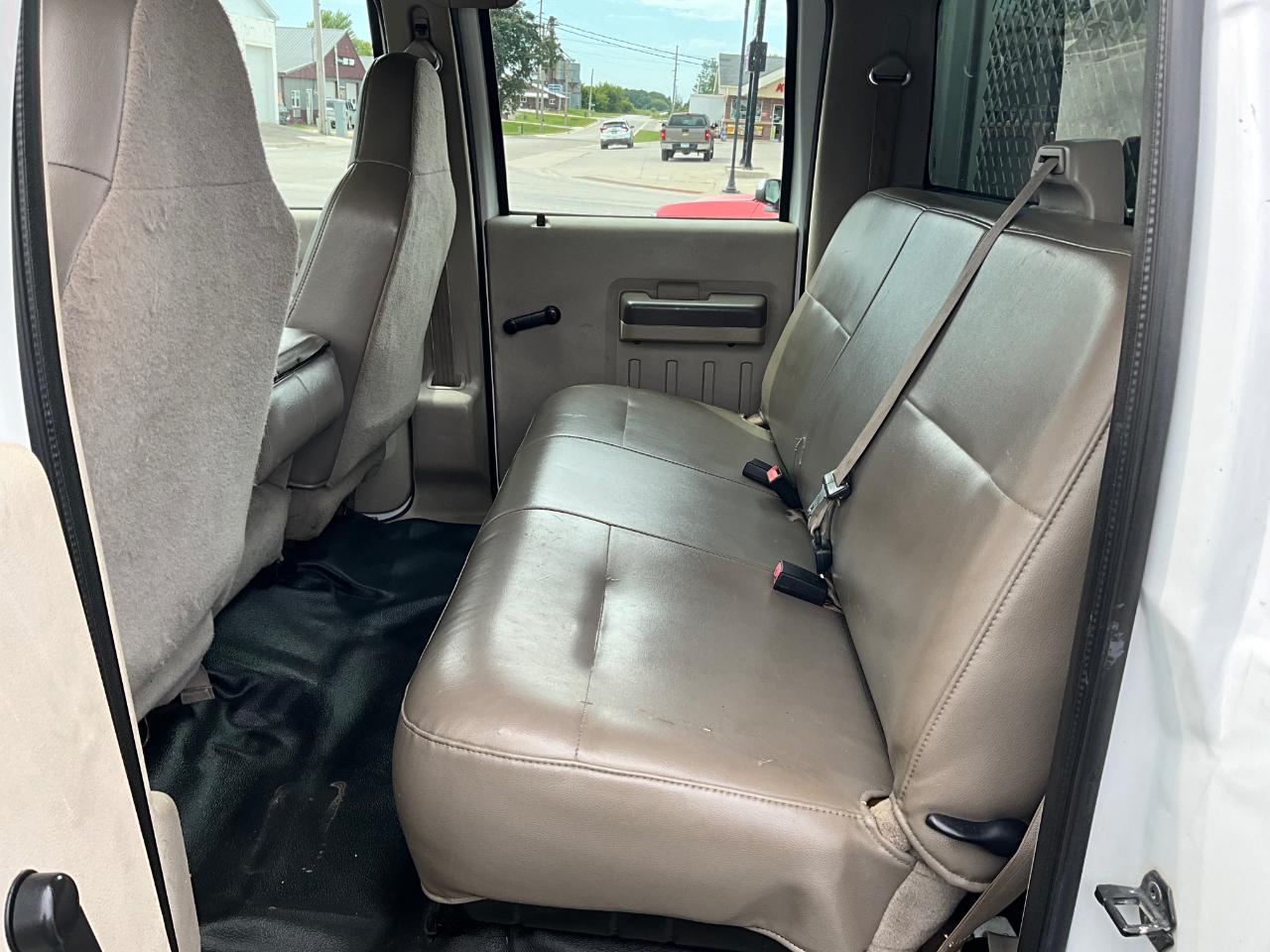 2008 Ford F-550 - Photo 9