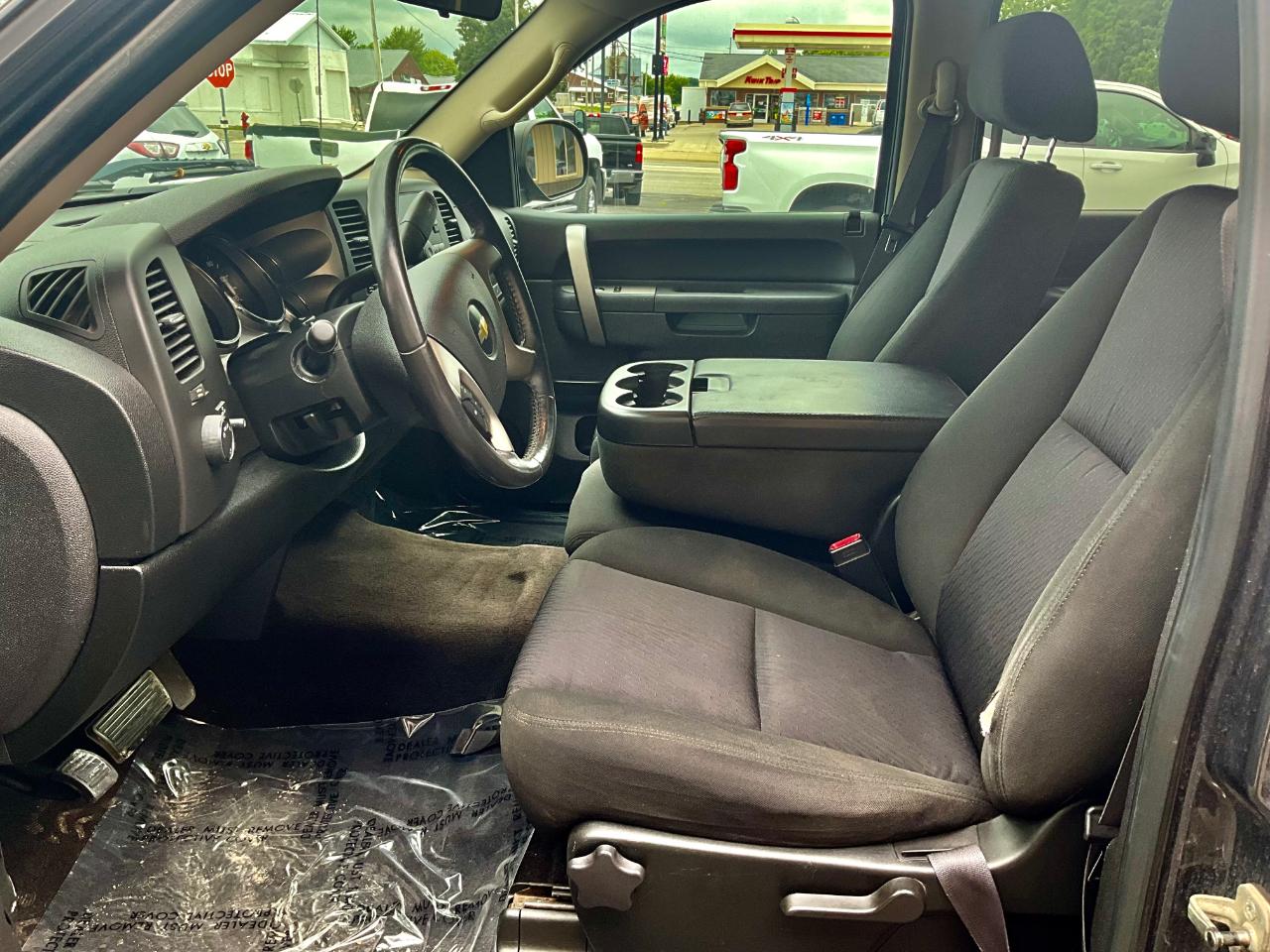Chevrolet Silverado 1500 LT Crew Cab 4WD 2011