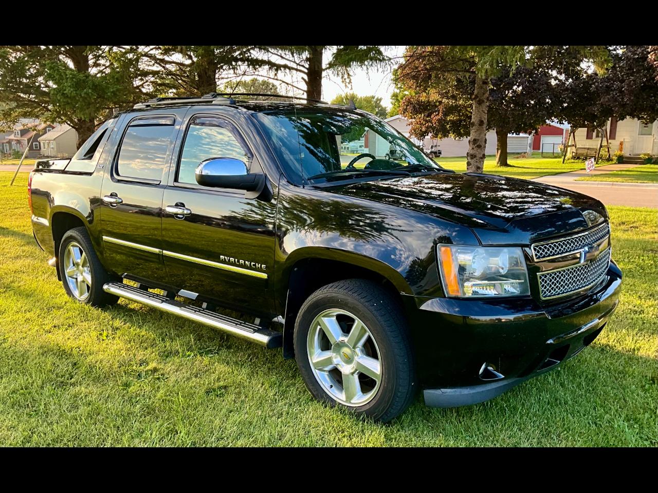 2011 Chevrolet Avalanche 1500 4D SUV 4WD LTZ