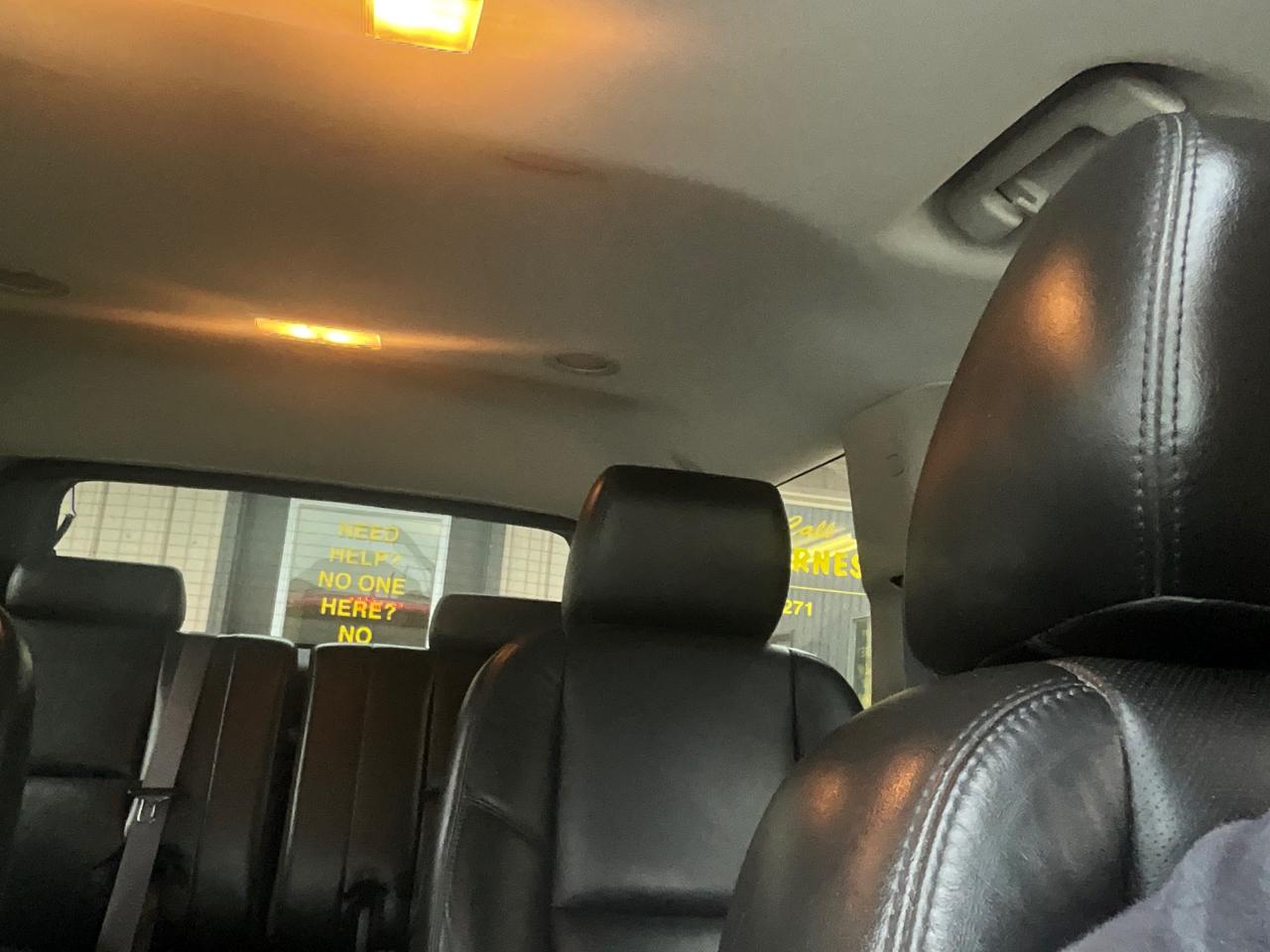 Cadillac Escalade AWD Luxury 2011