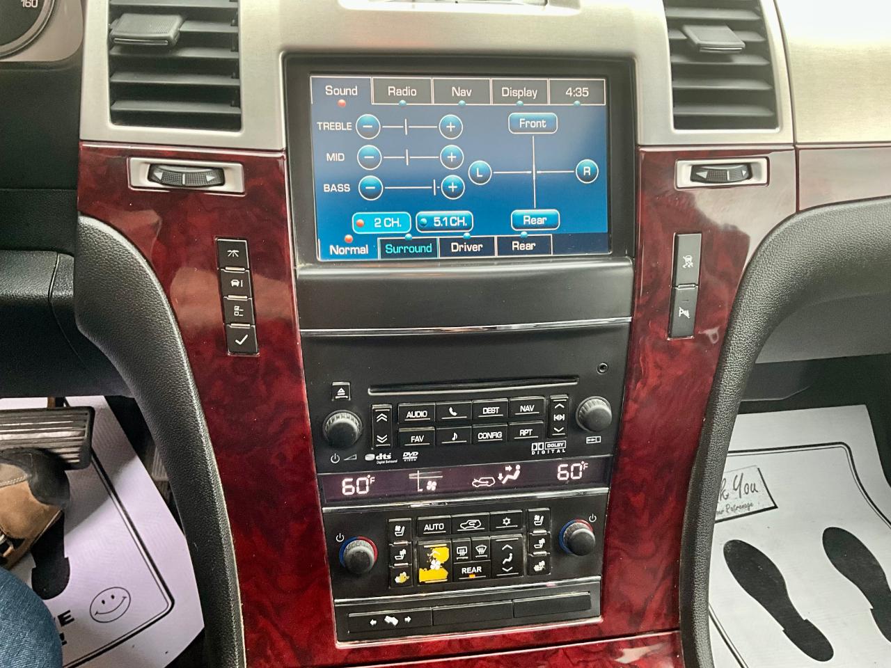 Cadillac Escalade AWD Luxury 2011