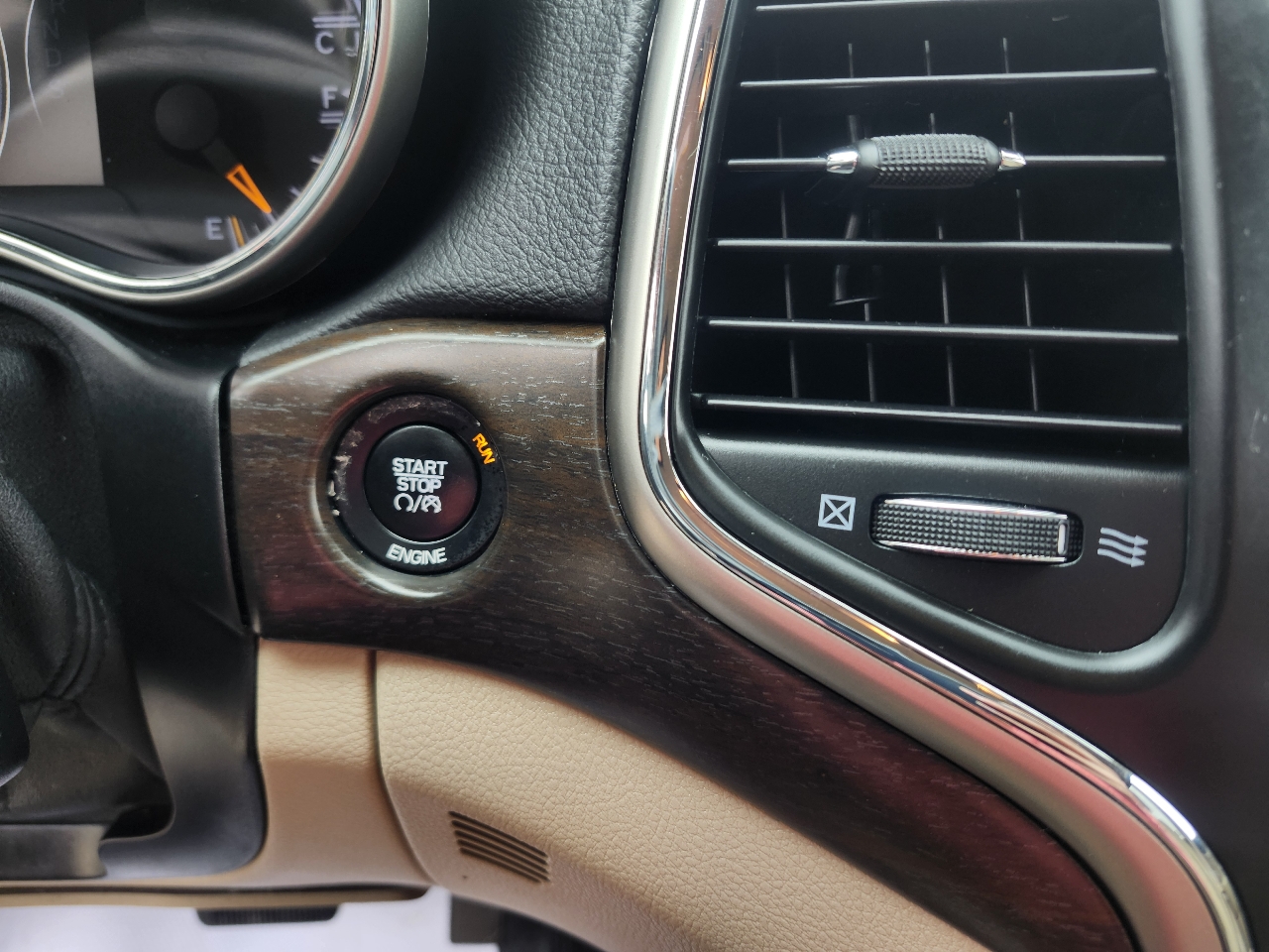 Jeep Grand Cherokee Laredo 4WD 2015