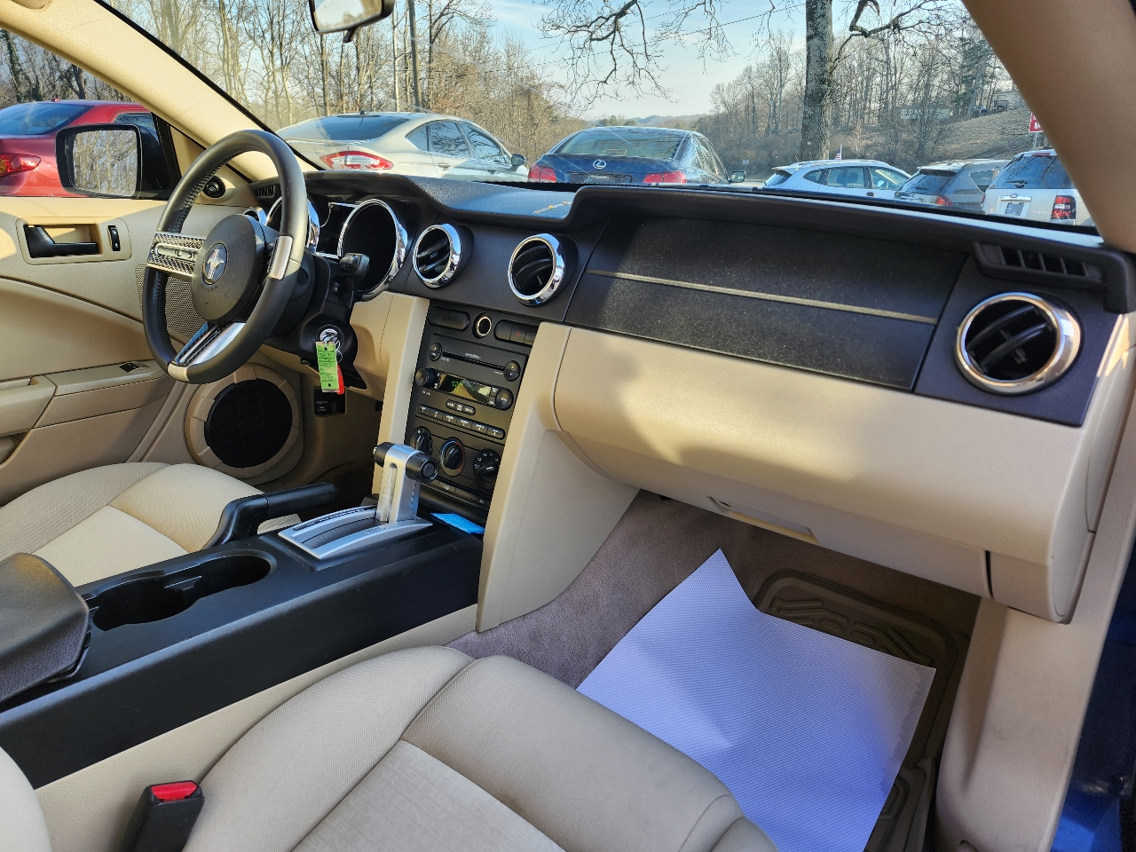 Ford Mustang V6 Deluxe Coupe 2007