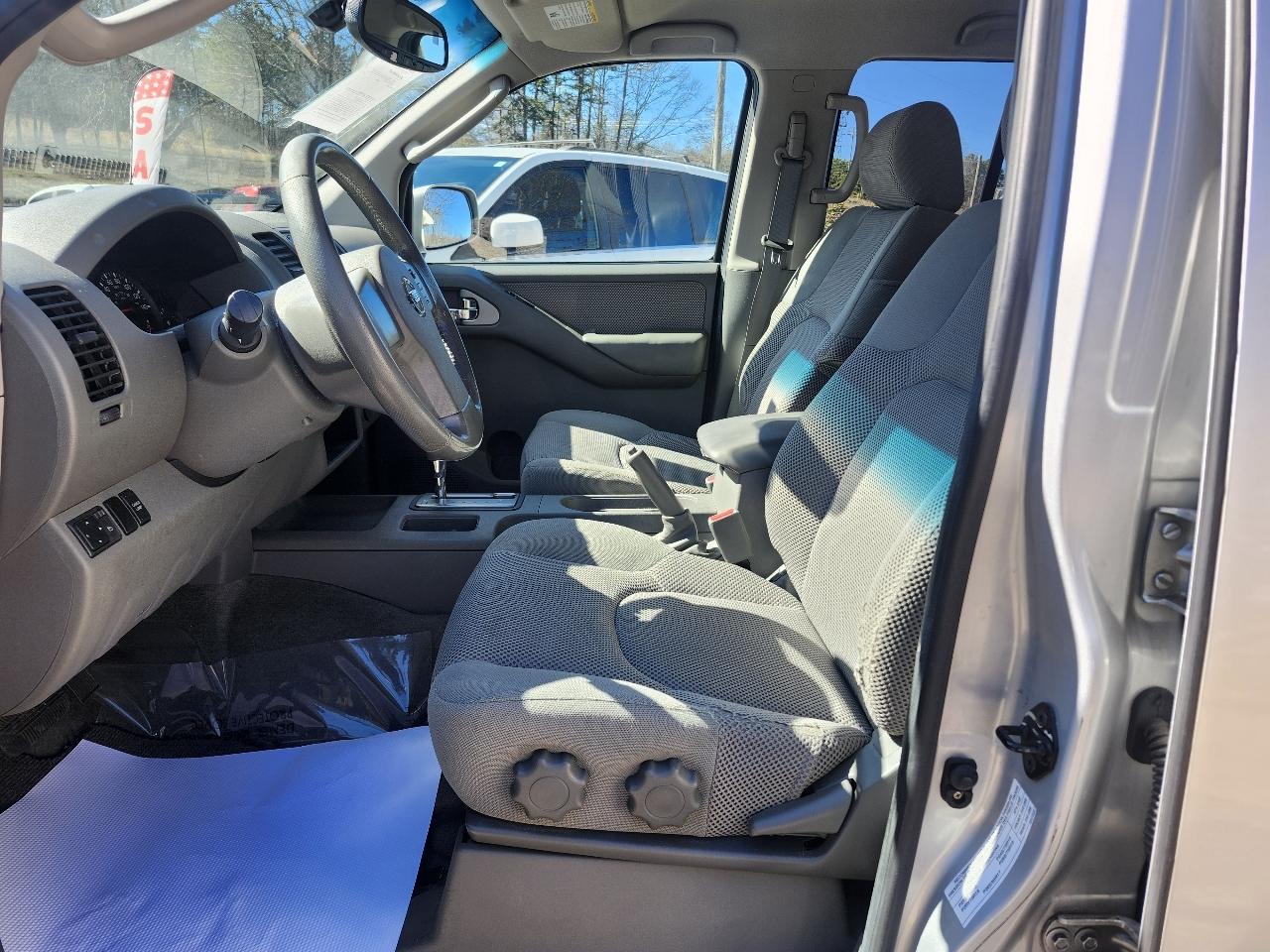 Nissan Frontier LE 2005