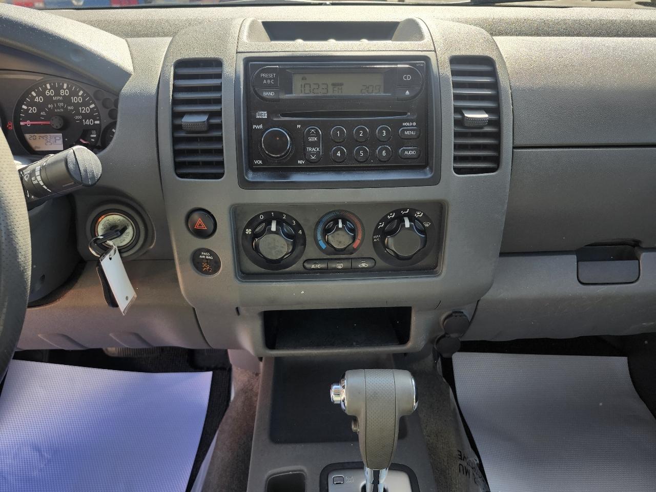 Nissan Frontier LE 2005