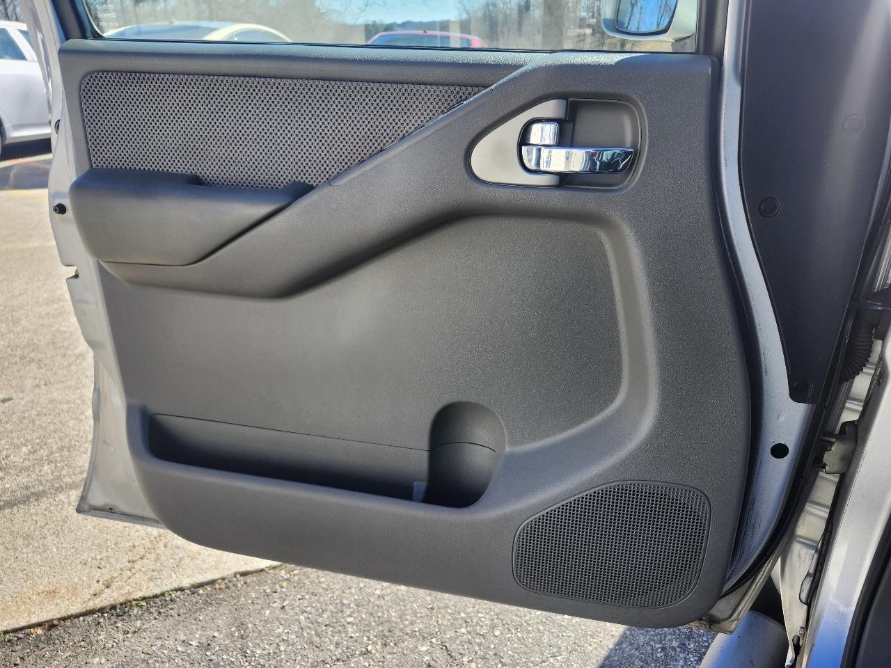 Nissan Frontier LE 2005