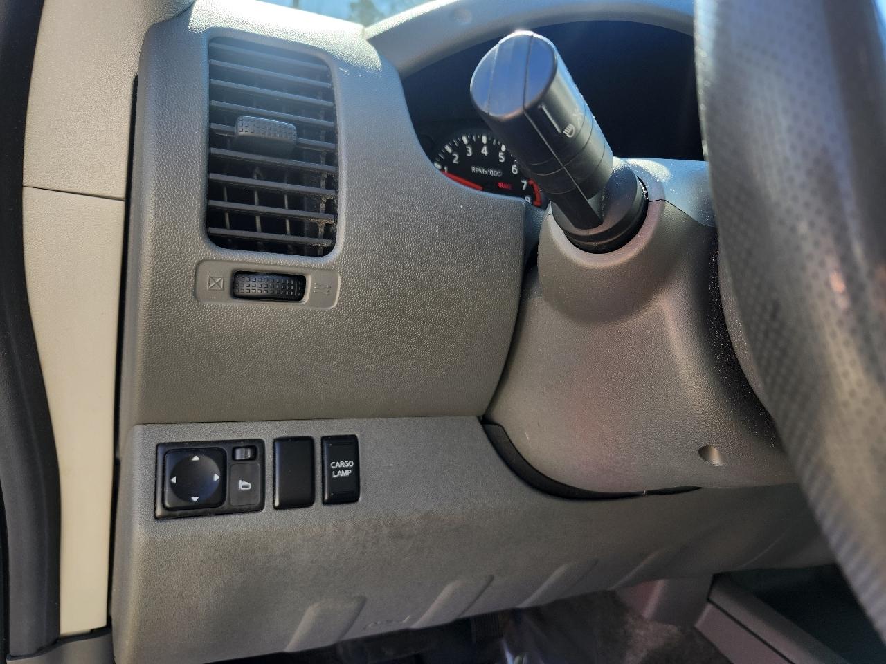 Nissan Frontier LE 2005