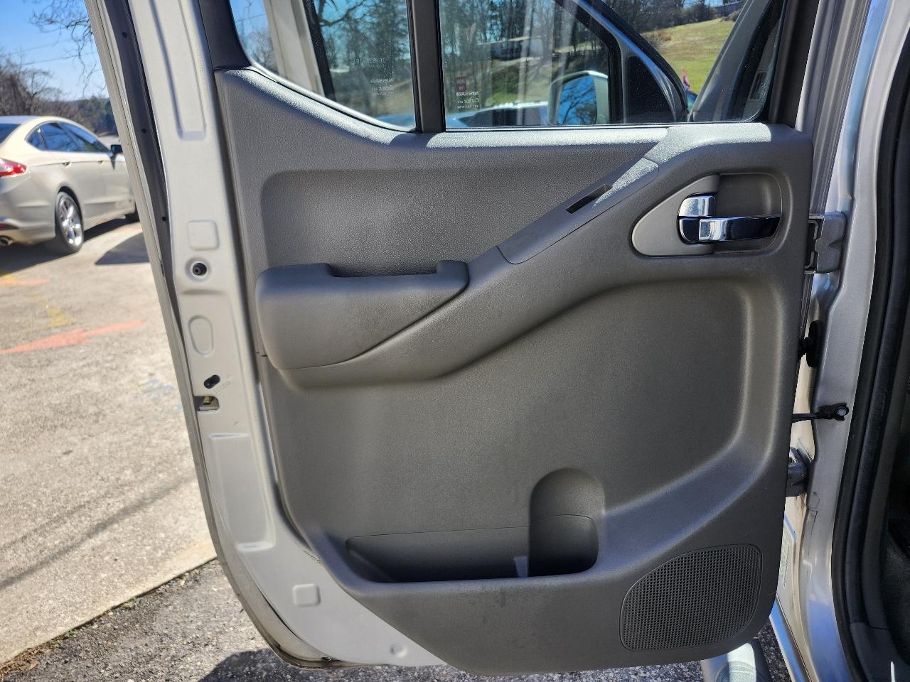 Nissan Frontier LE 2005