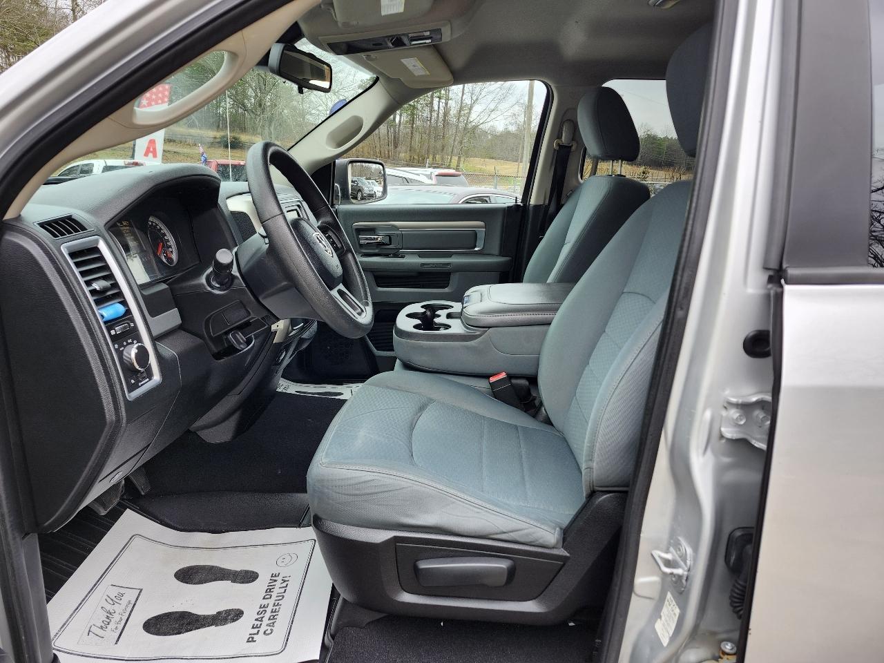 RAM 1500 SLT Quad Cab 2WD 2014