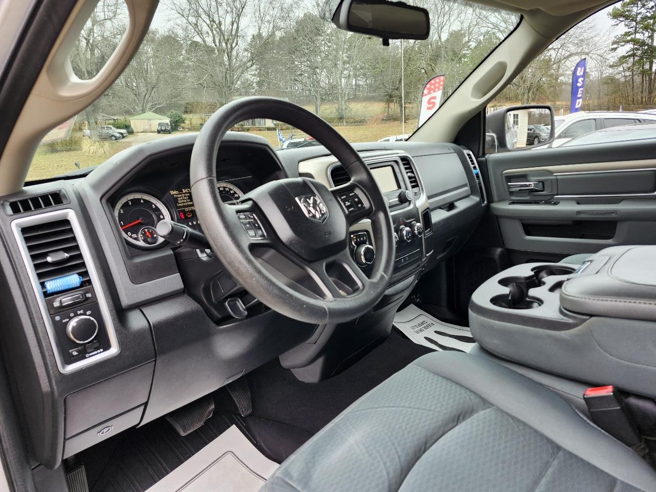 RAM 1500 SLT Quad Cab 2WD 2014