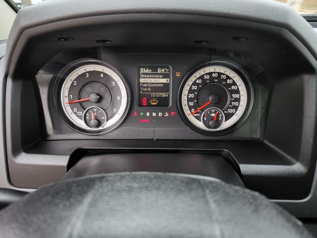 RAM 1500 SLT Quad Cab 2WD 2014