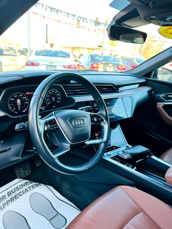 Audi E-Tron Premium Plus quattro 2023