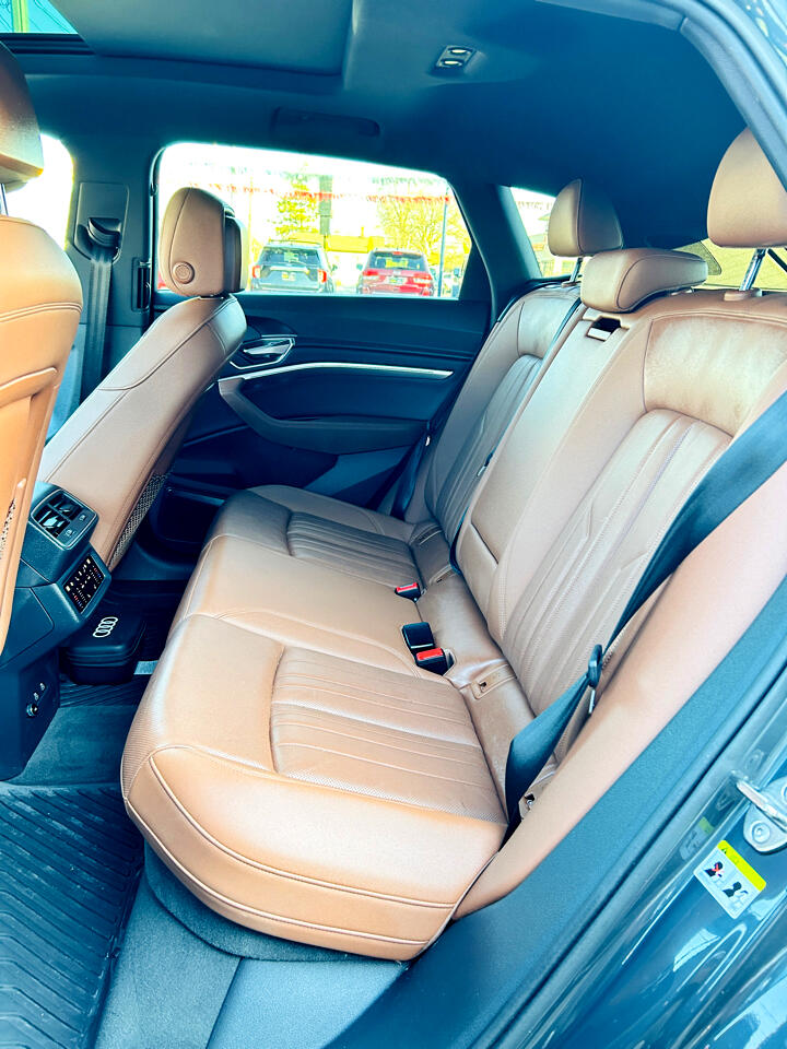 Audi E-Tron Premium Plus quattro 2023