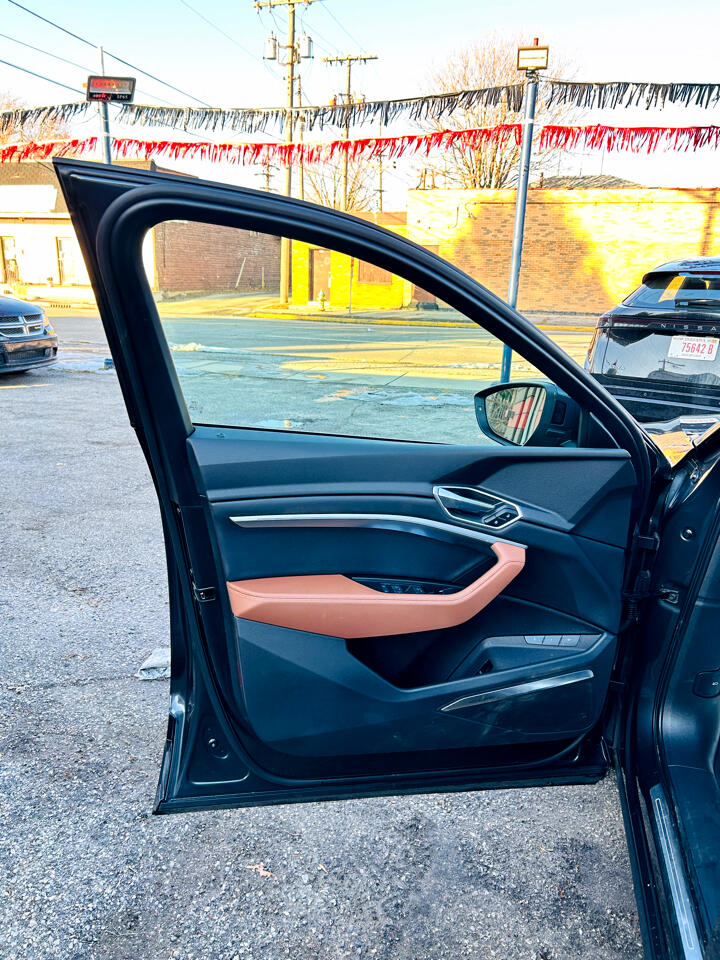 Audi E-Tron Premium Plus quattro 2023