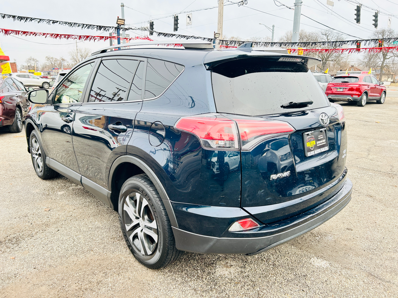 Toyota RAV4 LE AWD 2018