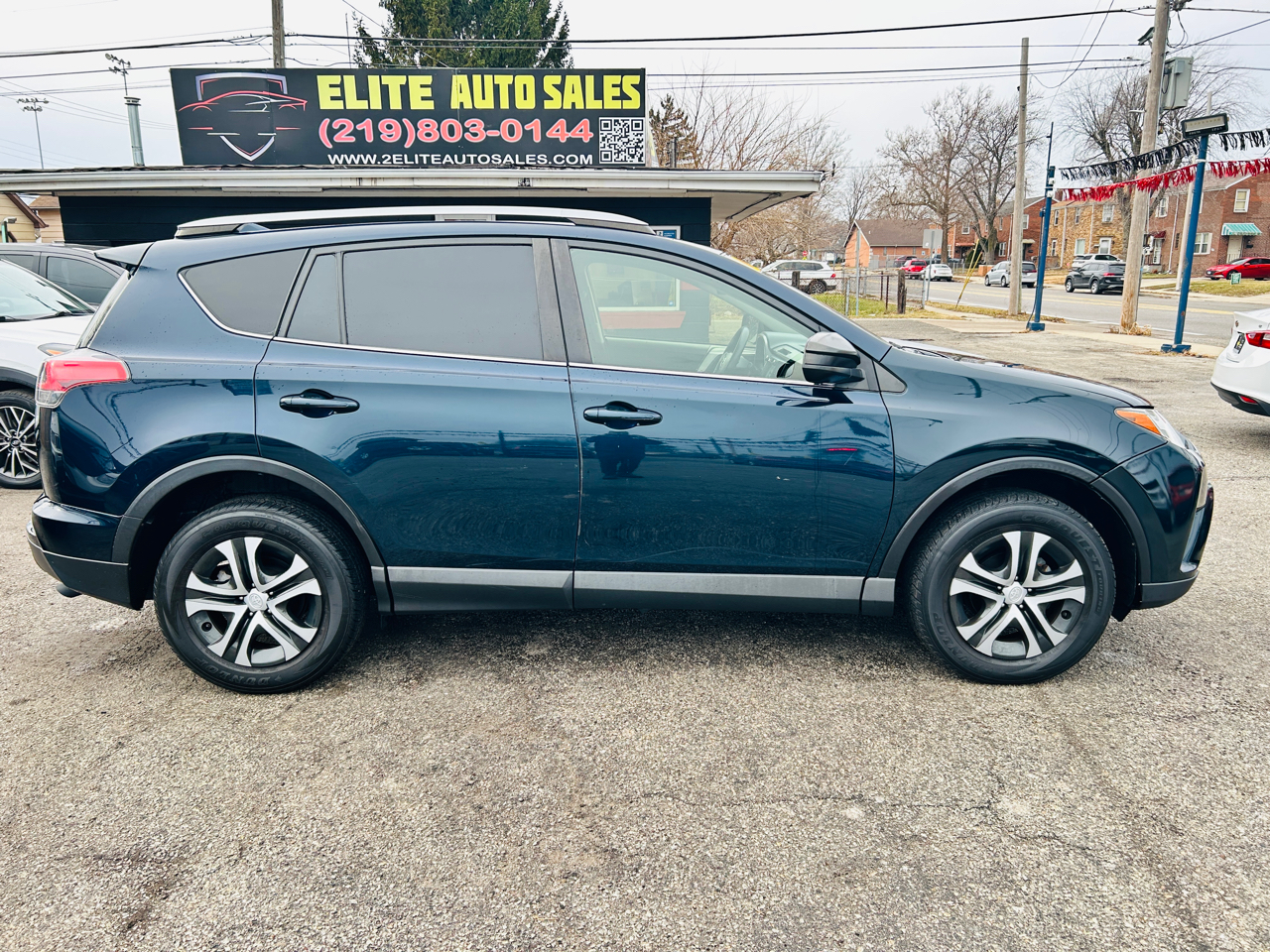 Toyota RAV4 LE AWD 2018