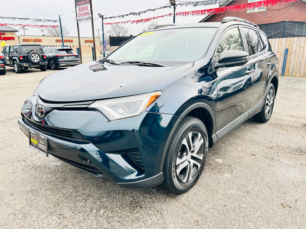 Toyota RAV4 LE AWD 2018
