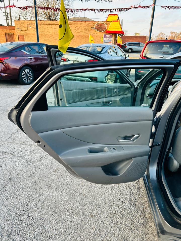 Hyundai Elantra SEL 2023