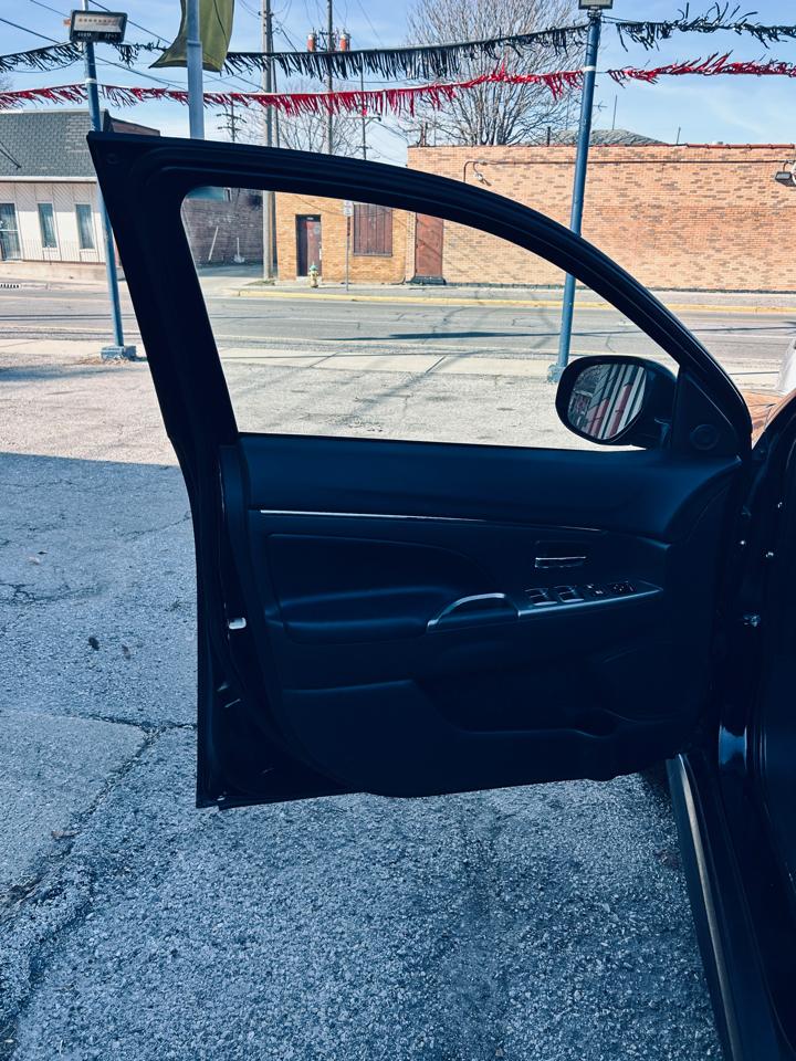 Mitsubishi Outlander Sport 2.0 ES 4WD 2024