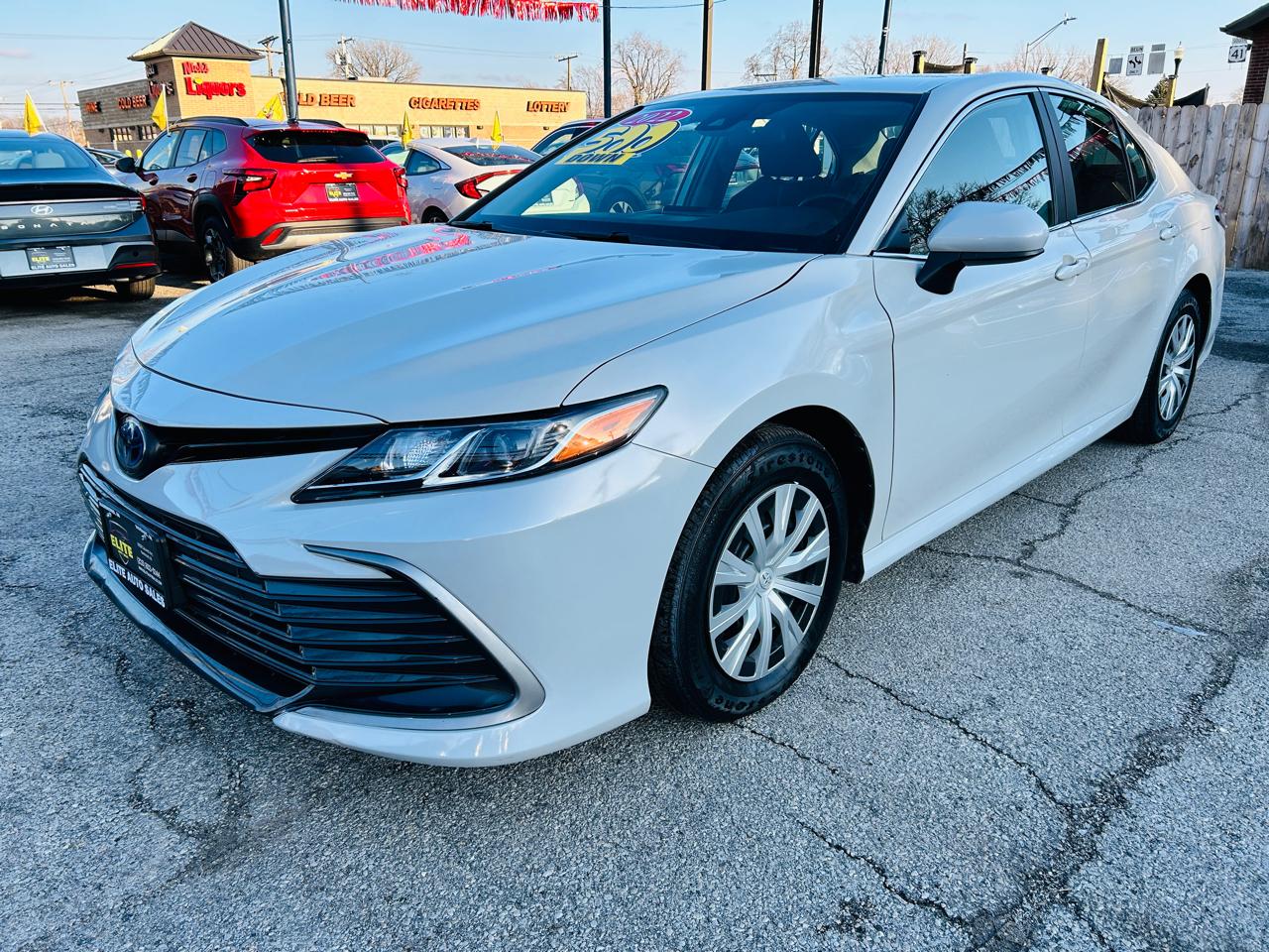 Toyota Camry Hybrid LE 2022