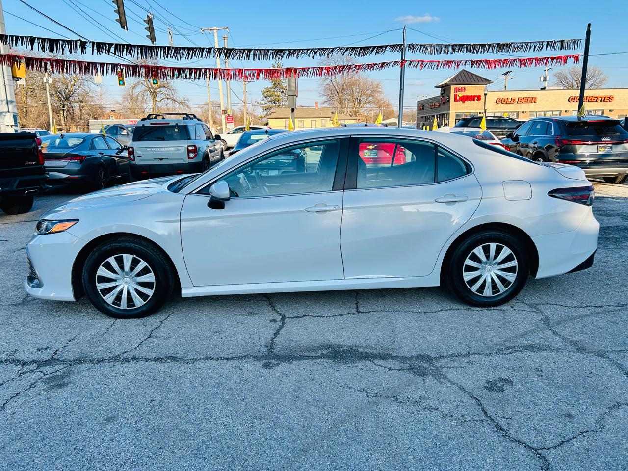 Toyota Camry Hybrid LE 2022