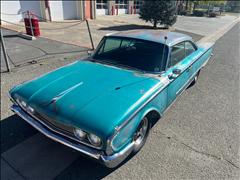 1960 Ford Starliner 