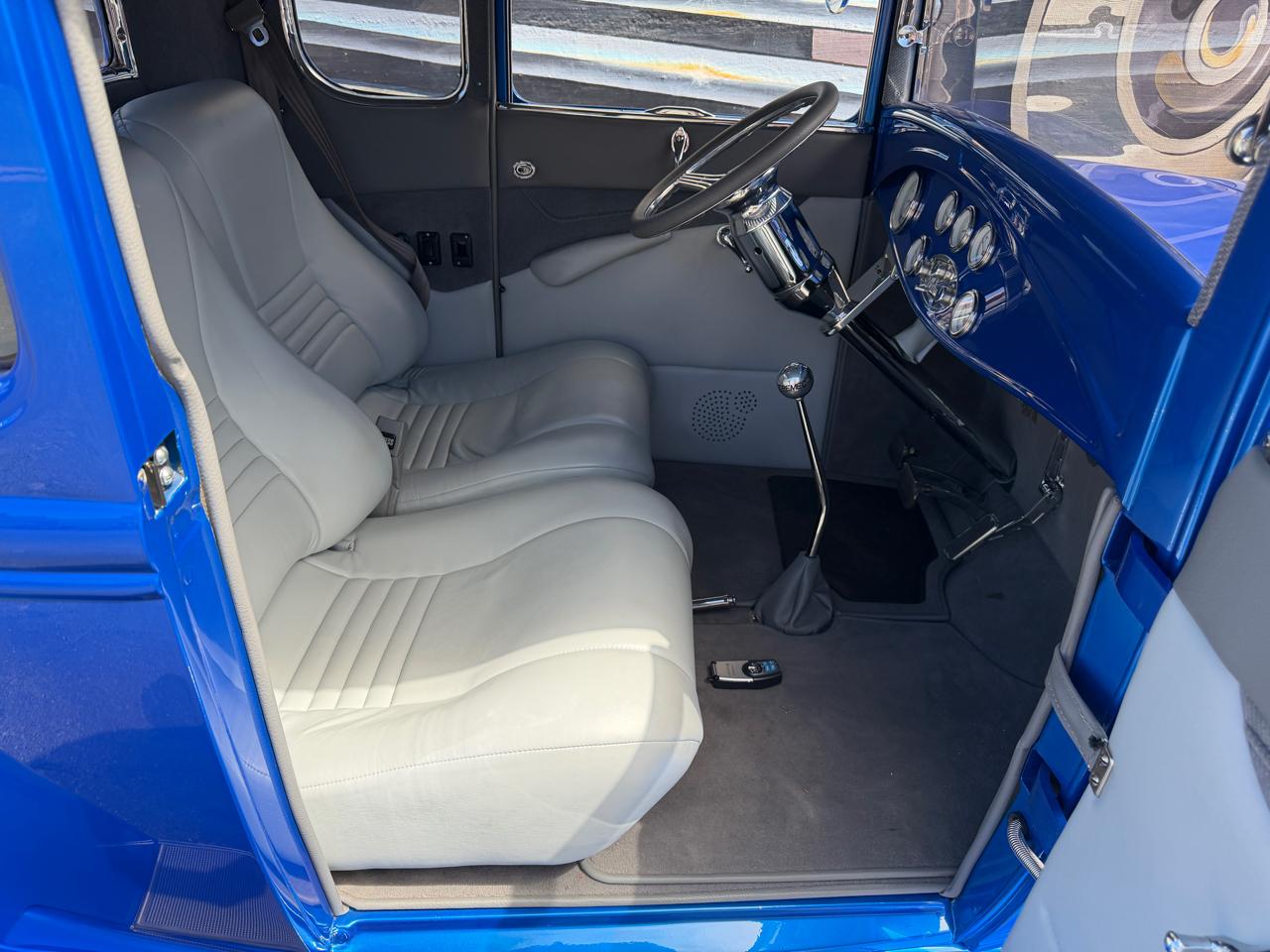 Ford DELUXE COUPE  1931